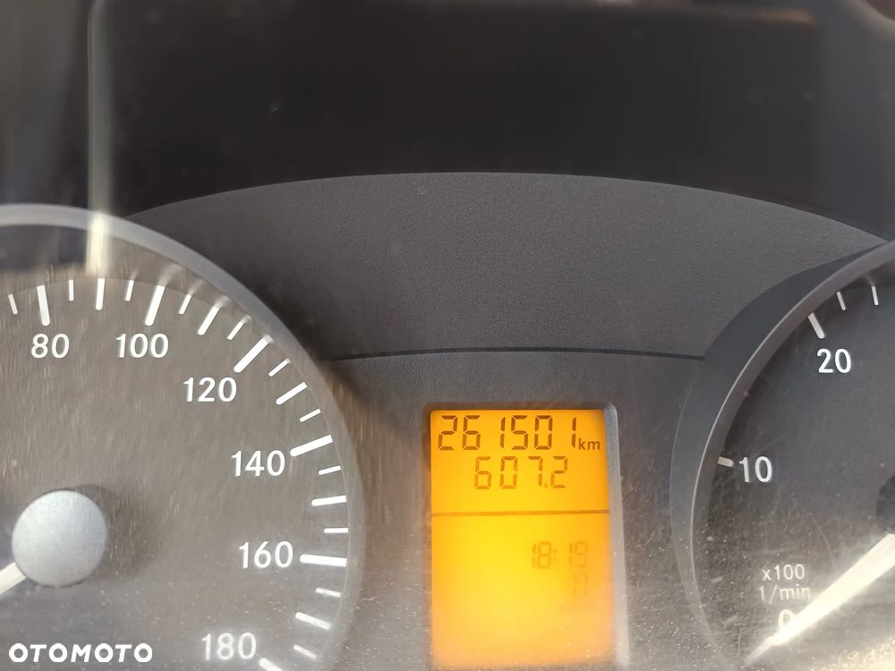 Mercedes-Benz Sprinter 319 - 7