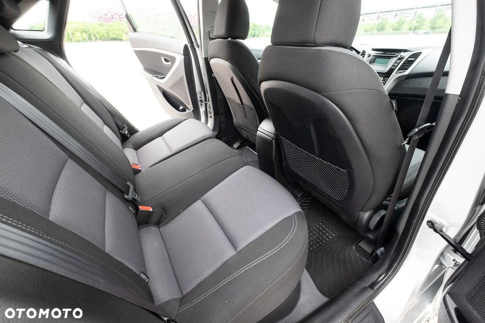 Hyundai i30 blue 1.6 CRDi YES Silver - 9