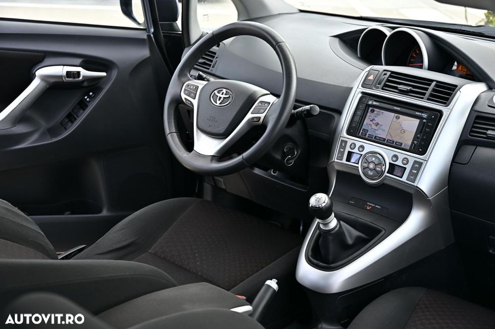 Toyota Verso 1.8 Valvematic Luna - 16
