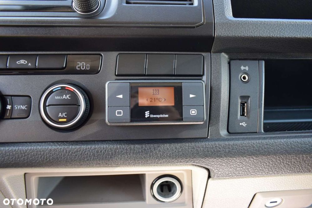 Volkswagen Caravelle - 29