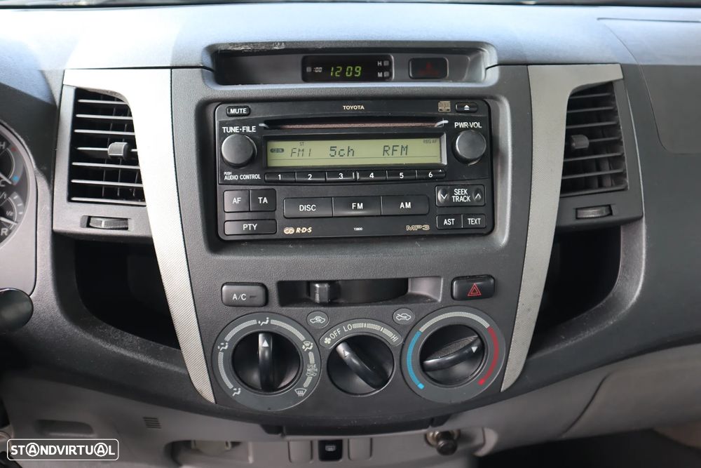 Toyota Hilux 2.5 D-4D CD AC - 16