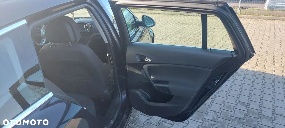 Opel Insignia - 12
