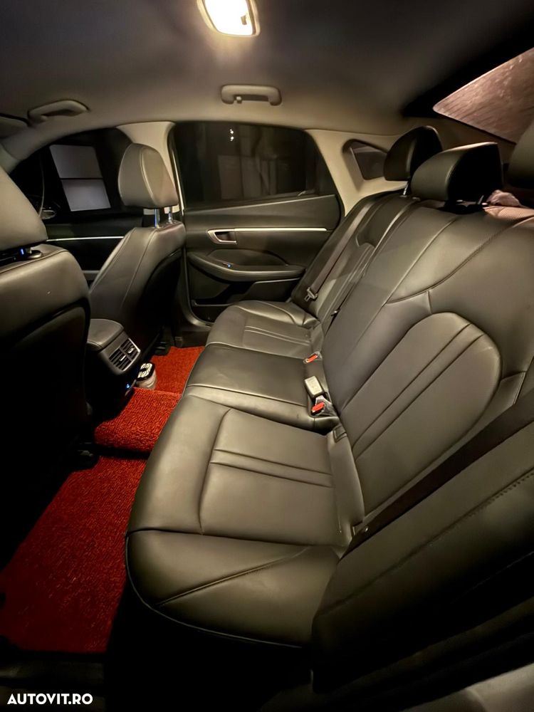 Hyundai Sonata - 4