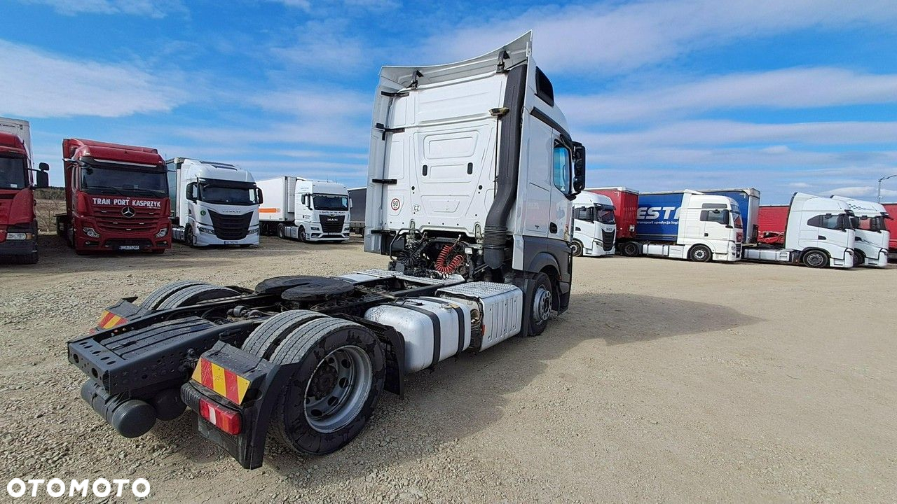 Mercedes-Benz Actros - 8