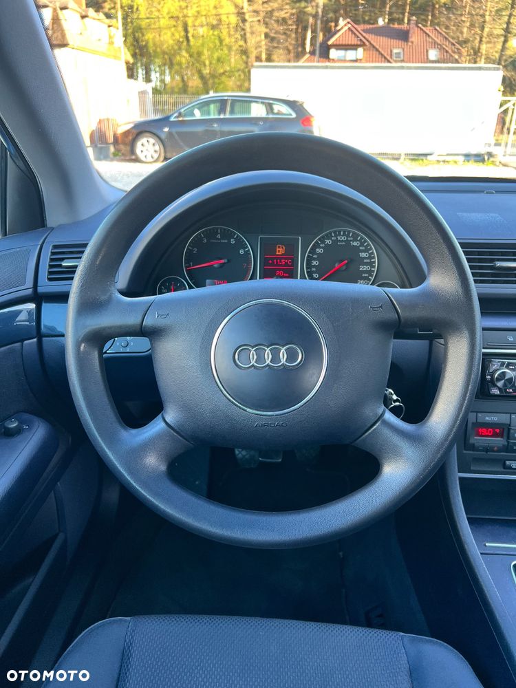 Audi A4 Limousine - 15