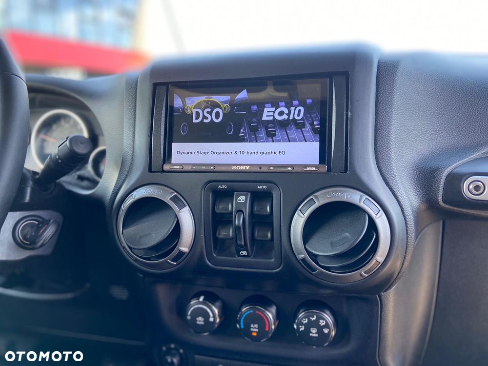 Jeep Wrangler 3.6 Unlim X - 28