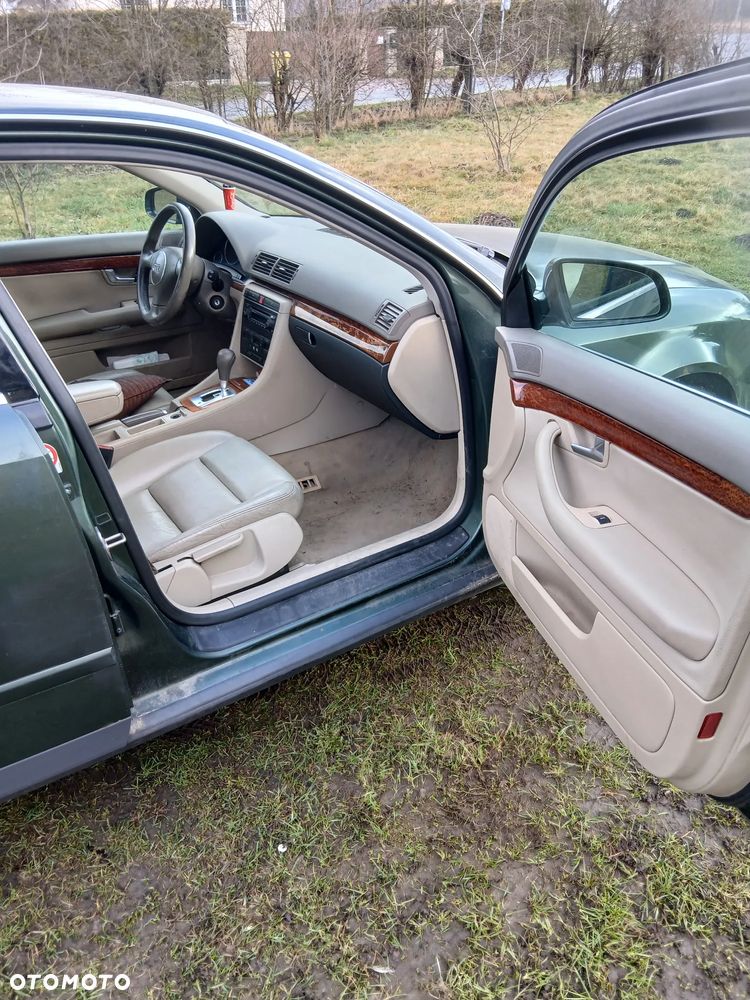 Audi A4 Limousine - 1