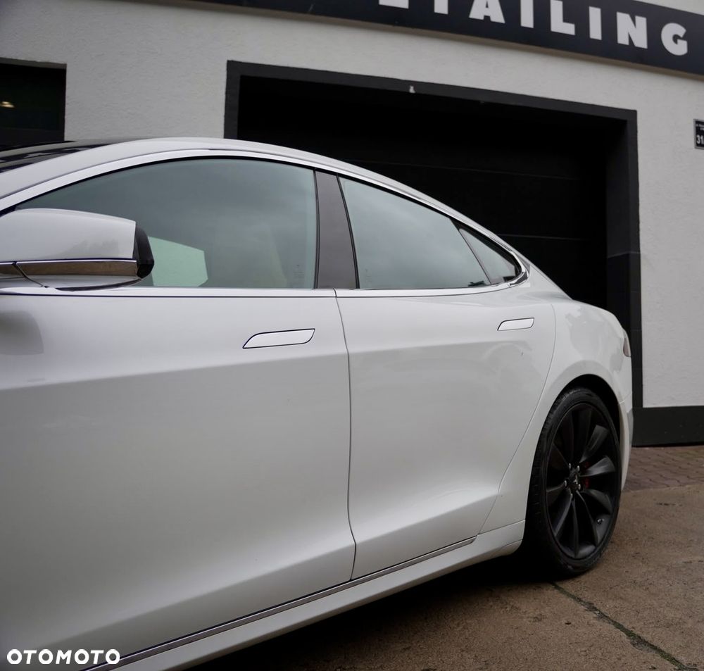 Tesla Model S Performance - 7