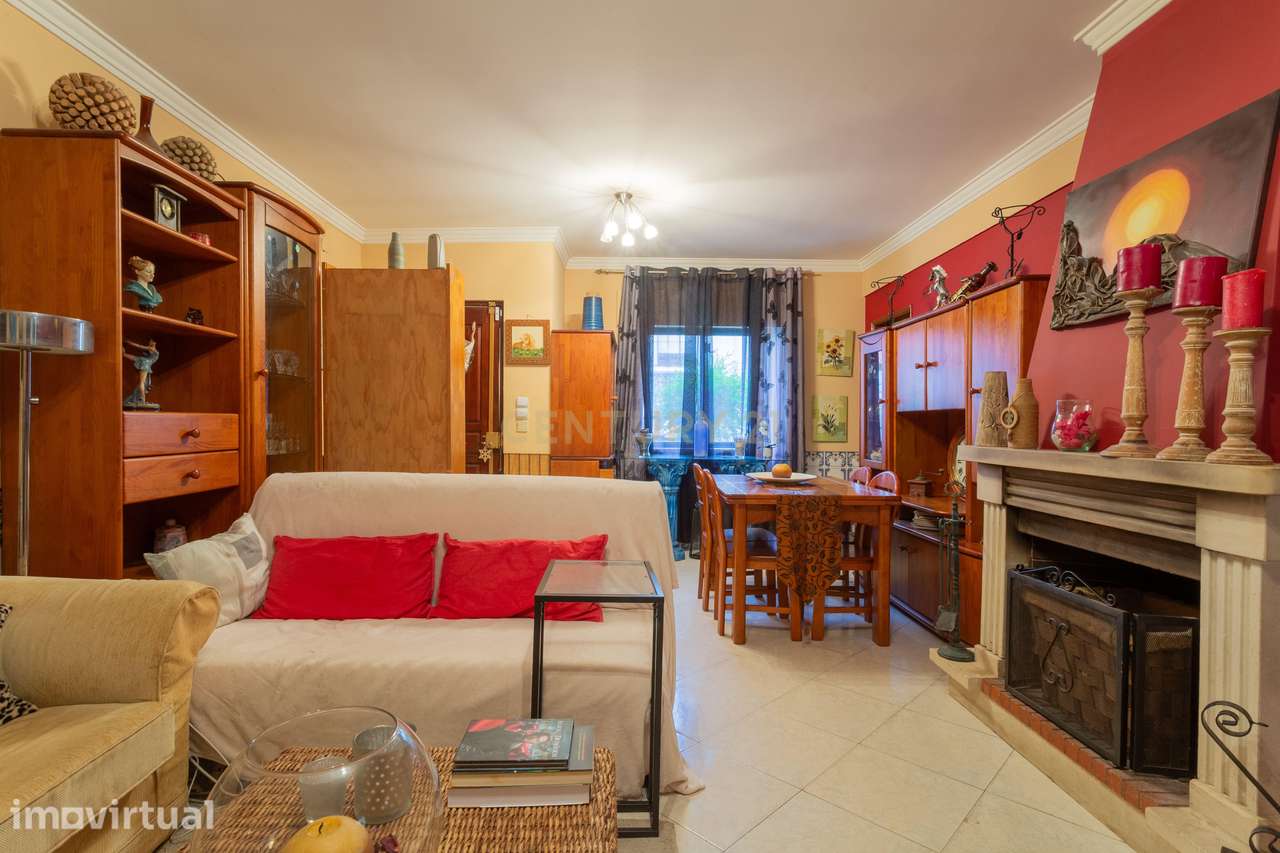 Andar de Moradia - Excelente Espaço Exterior / Terraço com 50 m² e Sui - Grande imagem: 3/29