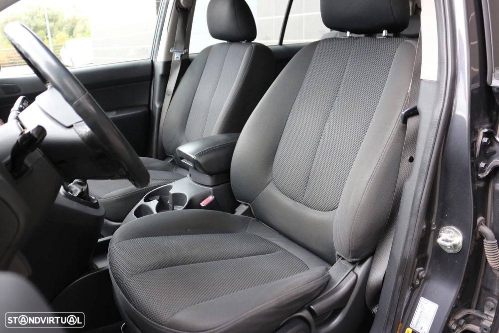 Kia Carens 2.0 CRDi Mood - 14