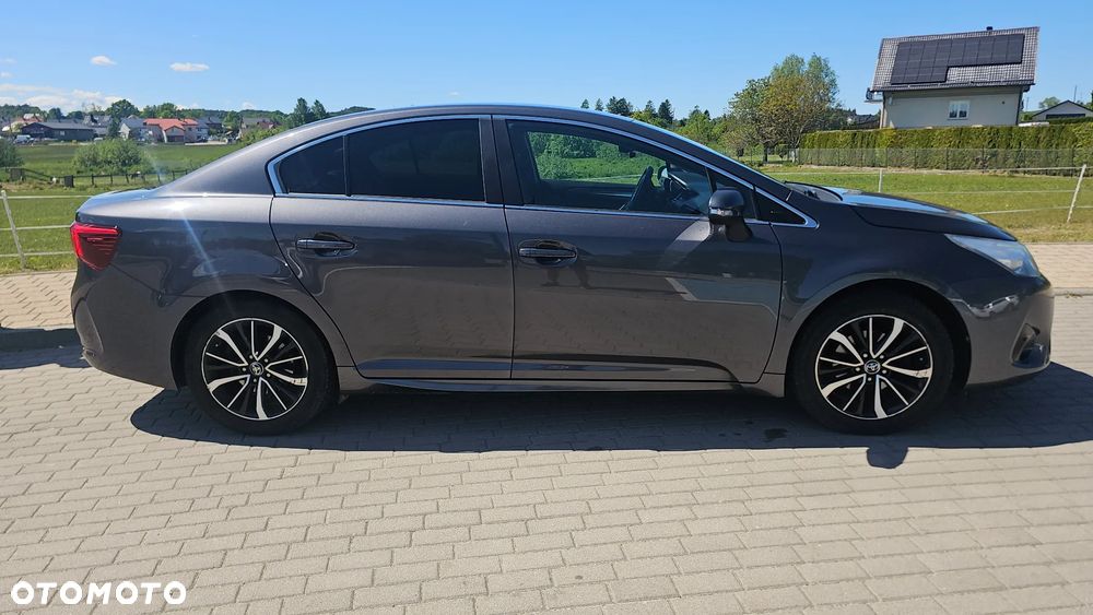 Toyota Avensis 1.8 Premium MS - 6