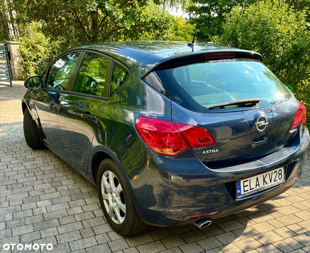 Opel Astra 1.4 Turbo - 4