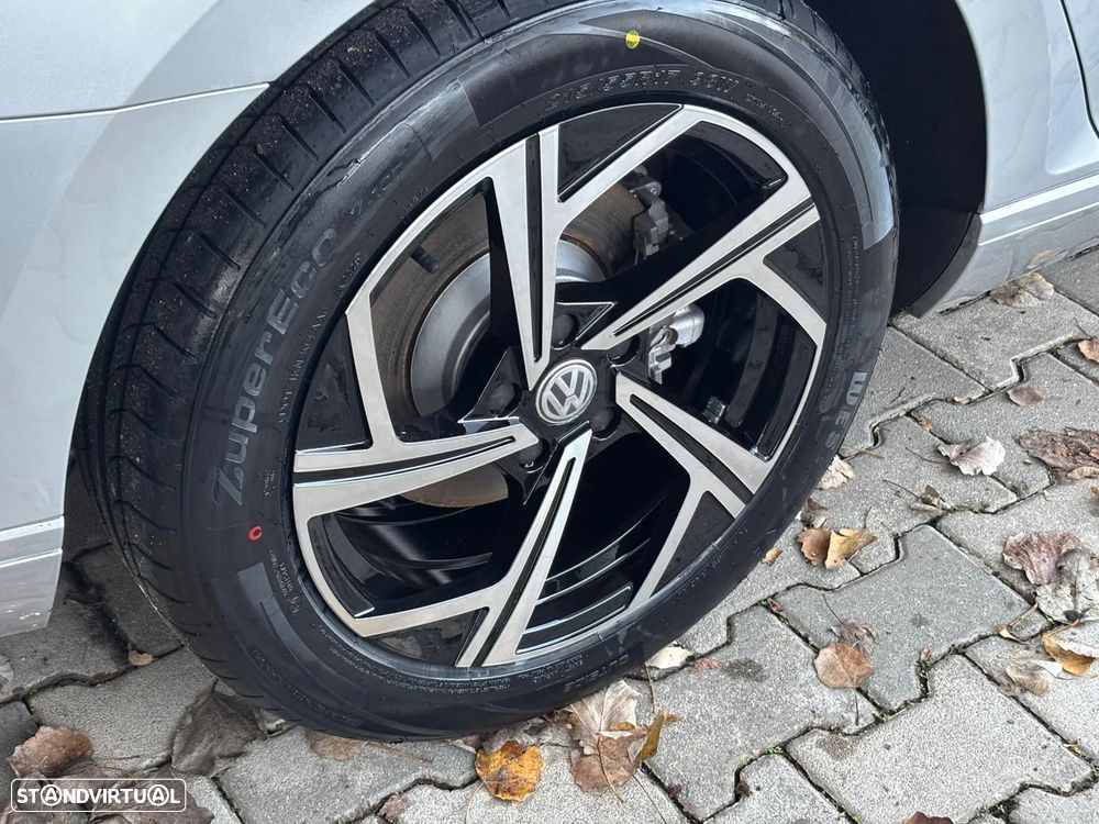 VW Passat 1.6 TDI Confortline - 16