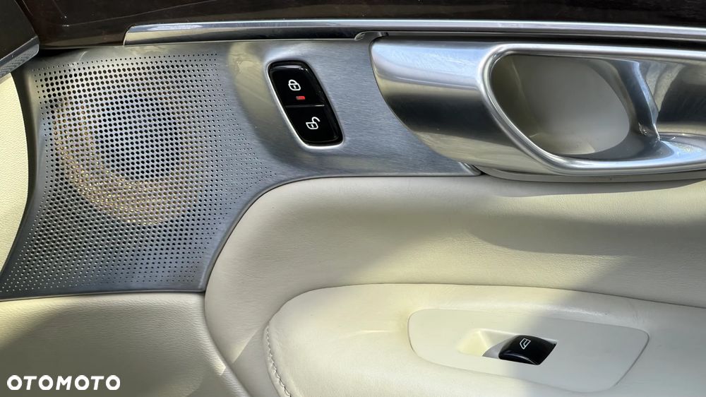 Volvo XC 90 T8 AWD Plug-In Hybrid Inscription 7os - 7