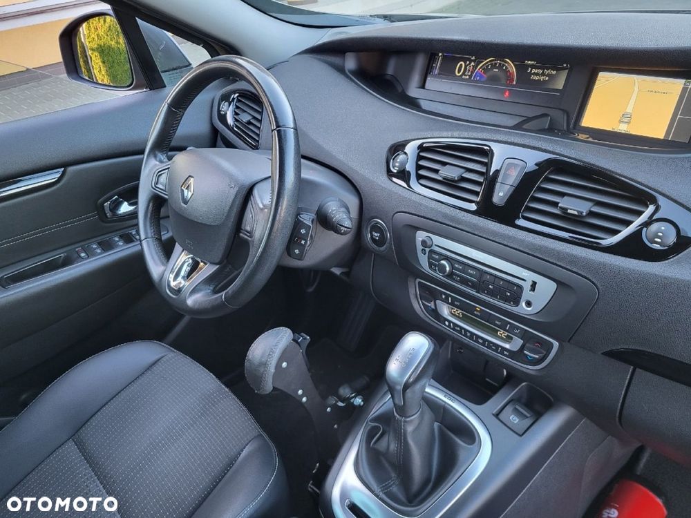Renault Grand Scenic - 17