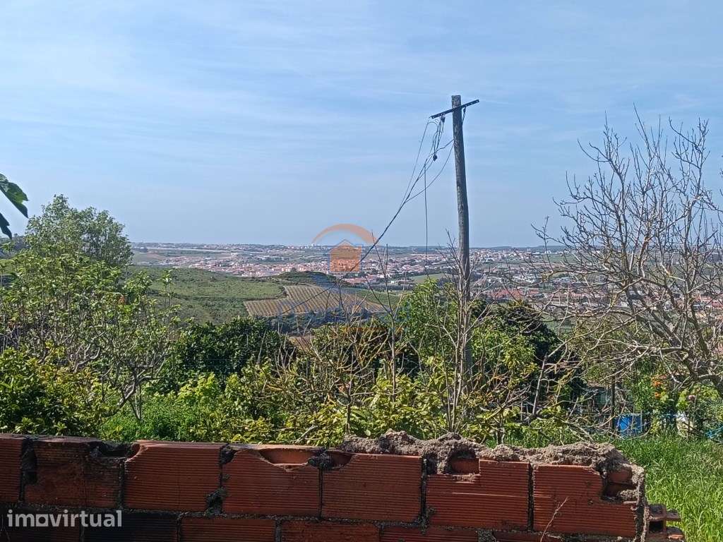 Moradia T2 para recuperar | Ventosa, Torres Vedras - Grande imagem: 2/18