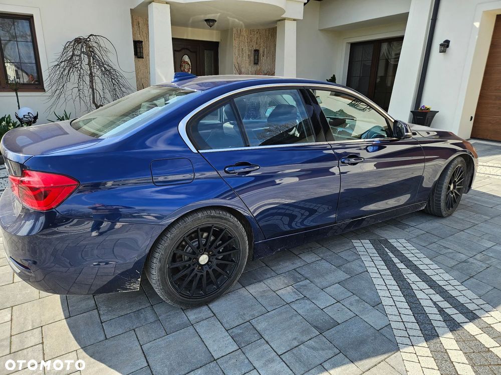 BMW Seria 3 320i xDrive - 2