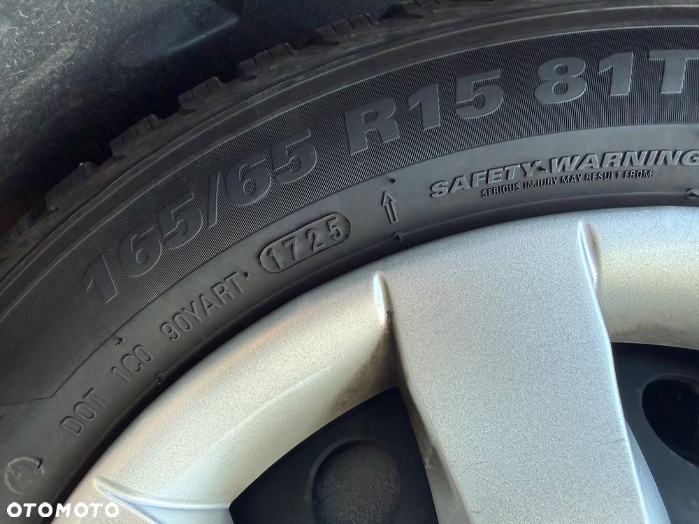 Renault Clio 1.2 16V 75 Yahoo - 9