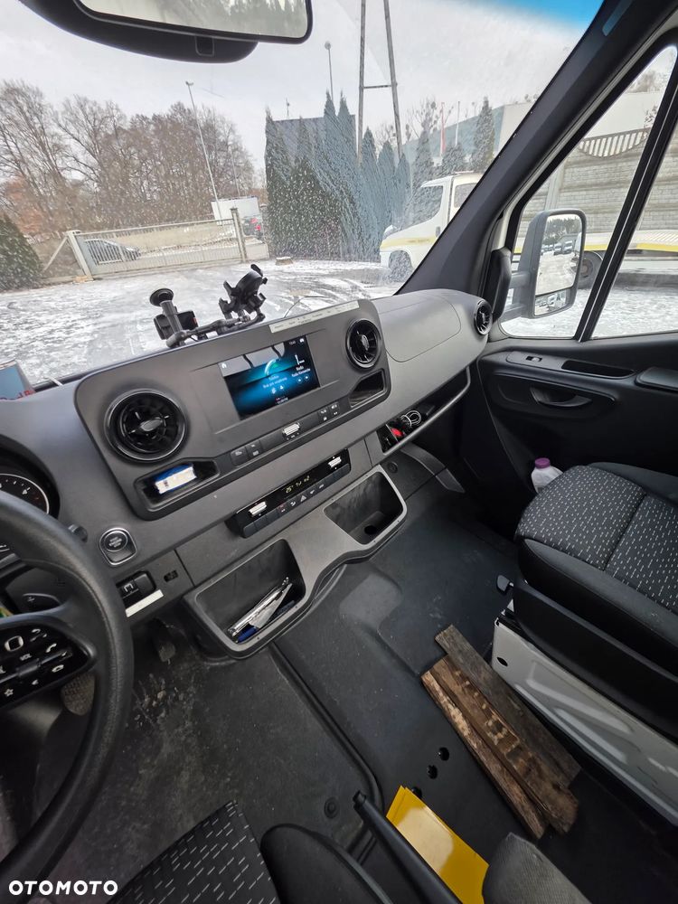 Mercedes-Benz Sprinter - 28