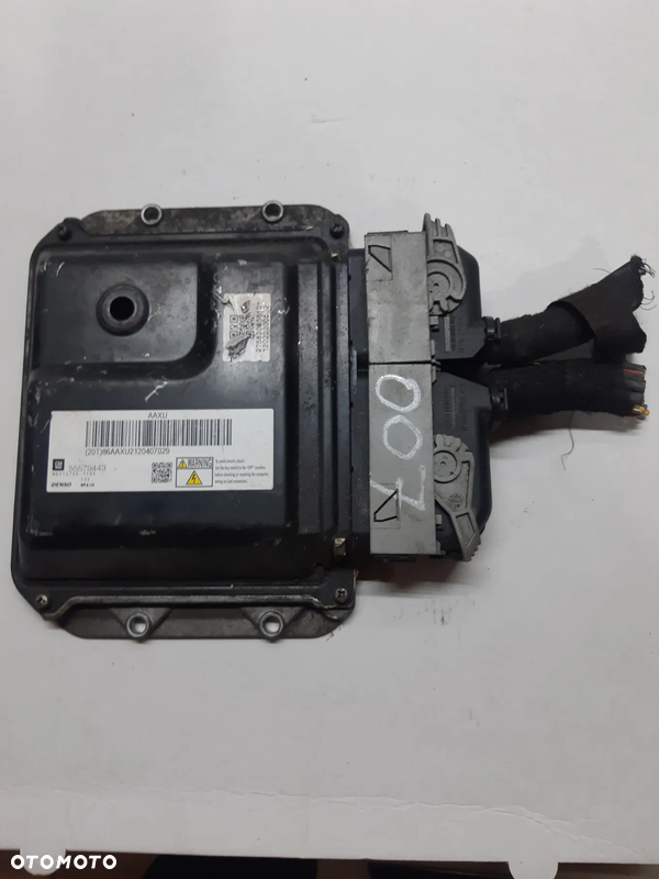 Sterownik Komputer Silnik Opel 1.7 55579443