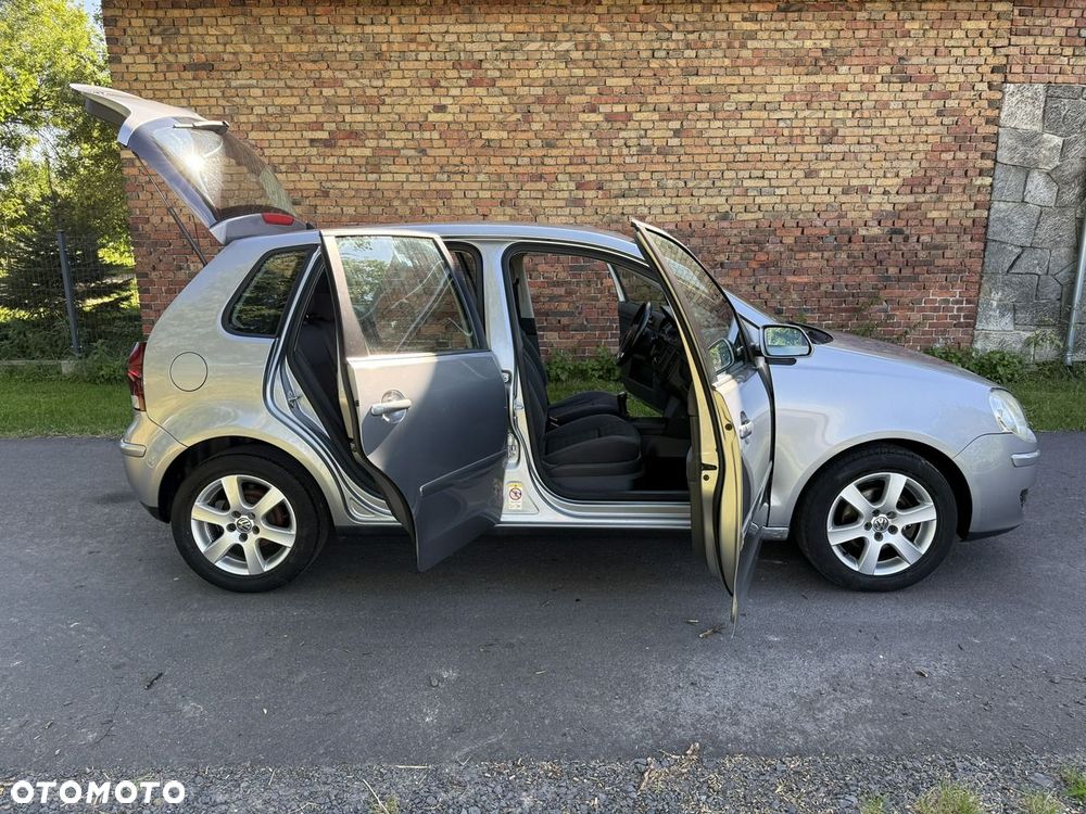 Volkswagen Polo 1.4 16V Comfortline - 21