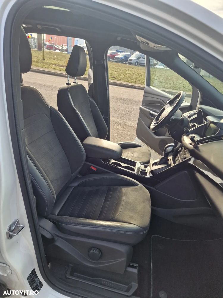 Ford Kuga 2.0 TDCi 4x4 Aut. ST-Line - 10