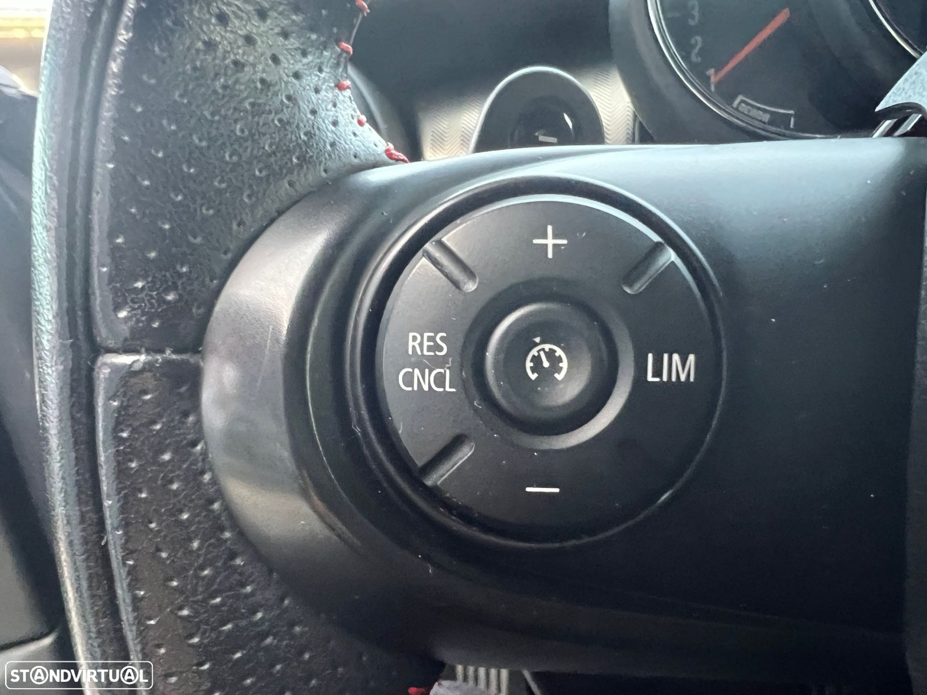 MINI 5 Portas Cooper SD Auto - 37