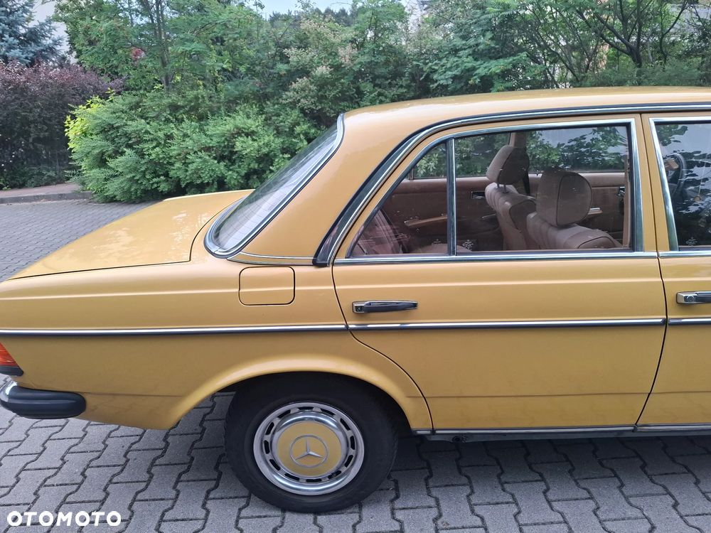Mercedes-Benz W123 - 13