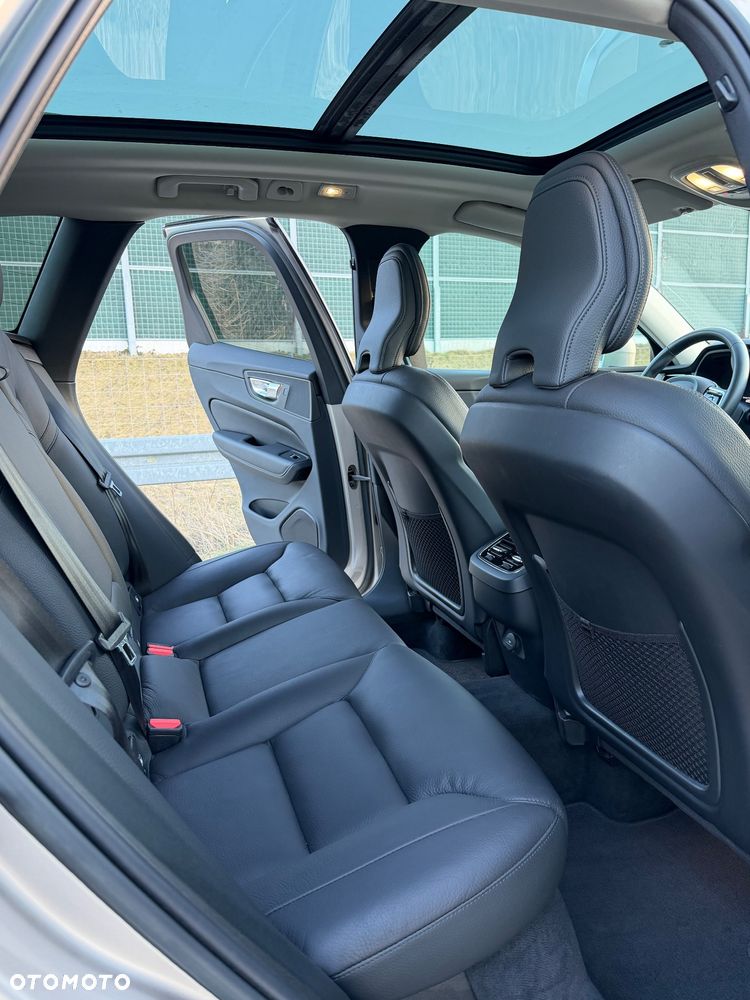 Volvo XC 60 B4 D Inscription - 9