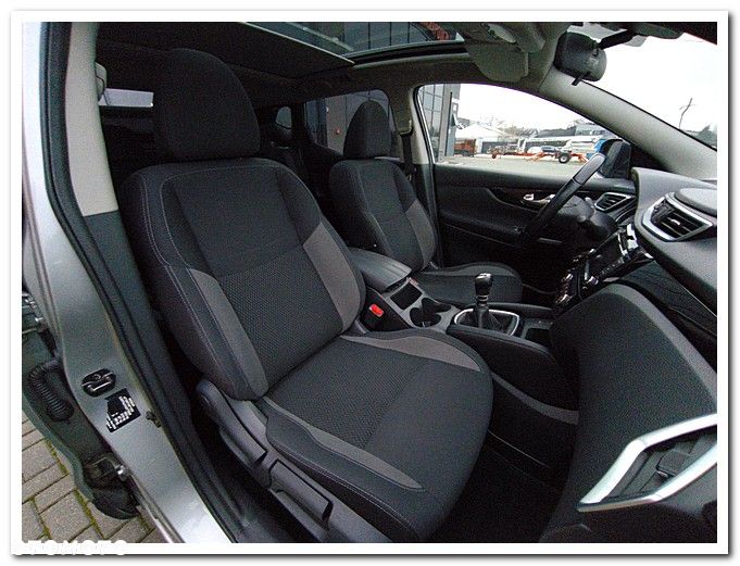 Nissan Qashqai 1.3 DIG-T N-WAY - 22