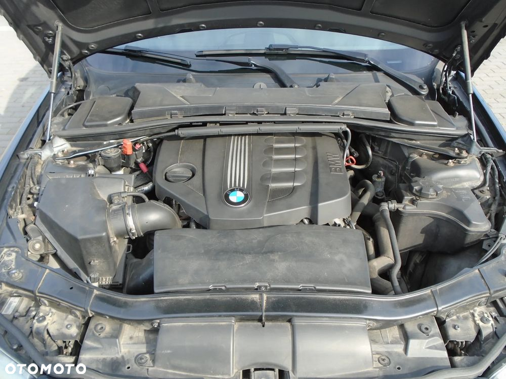 BMW Seria 3 318d - 25
