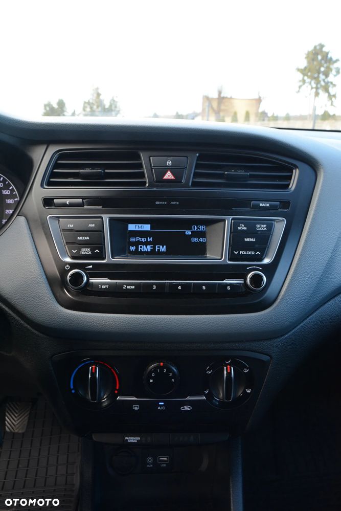 Hyundai i20 - 15