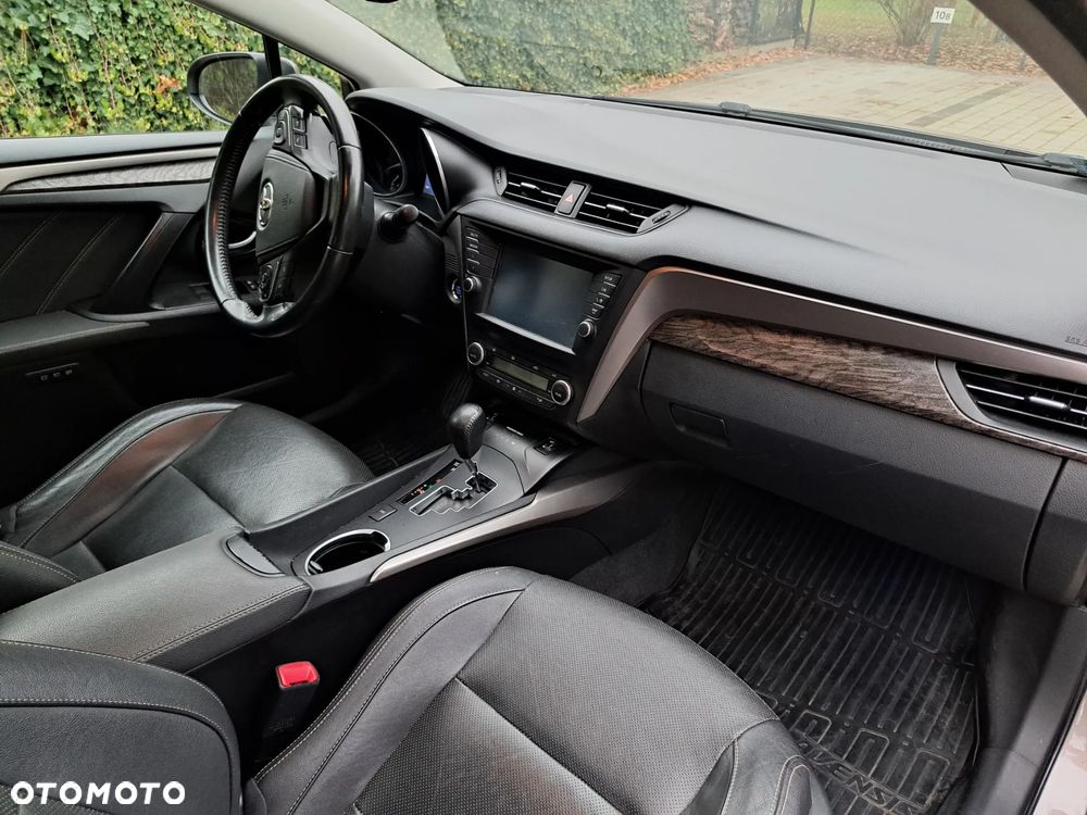 Toyota Avensis 2.0 Premium MS - 5