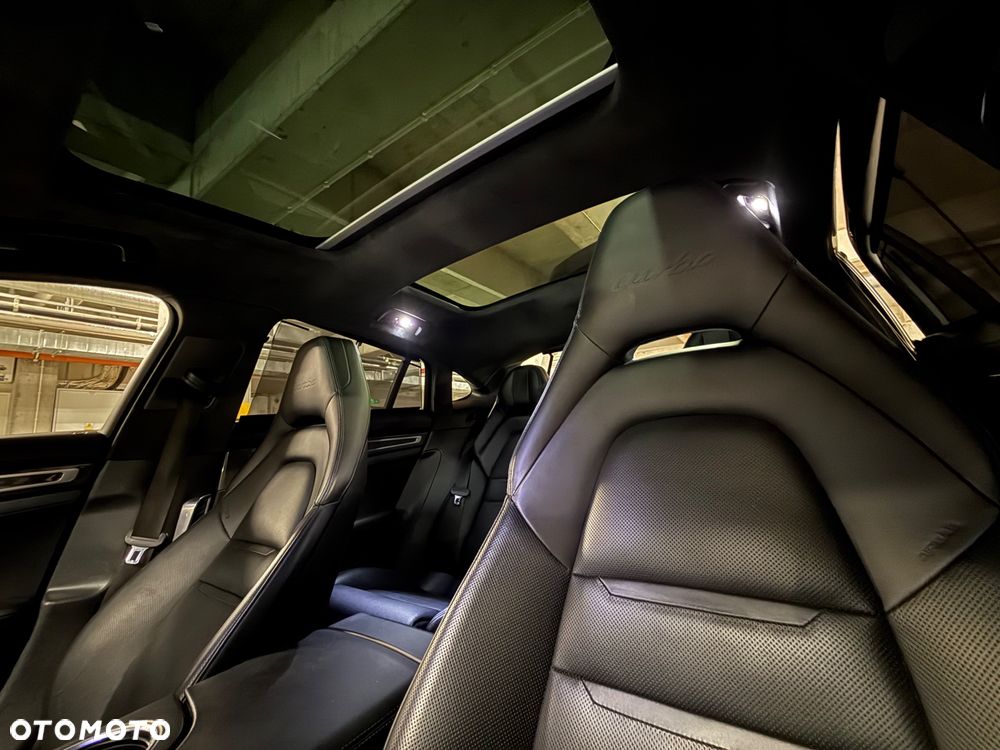 Porsche Panamera Turbo - 8