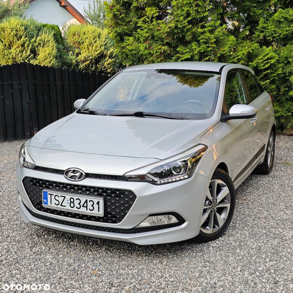Hyundai i20 1.1 CRDi YES Silver - 9