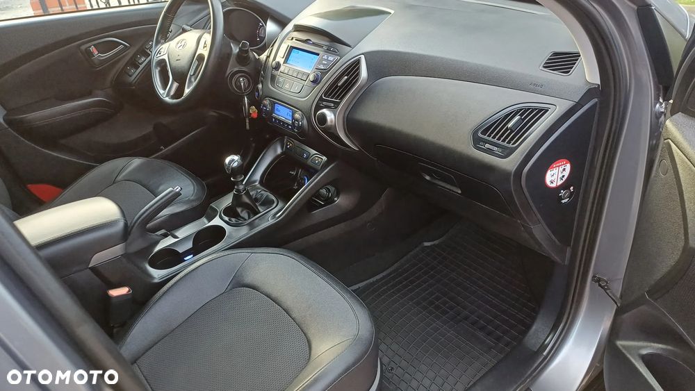 Hyundai ix35 1.6 2WD Fifa World Cup Edition - 8