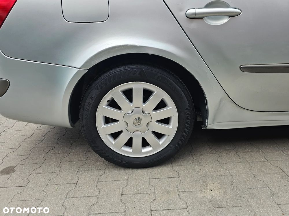 Renault Laguna Grandtour 1.8 Privilege - 6