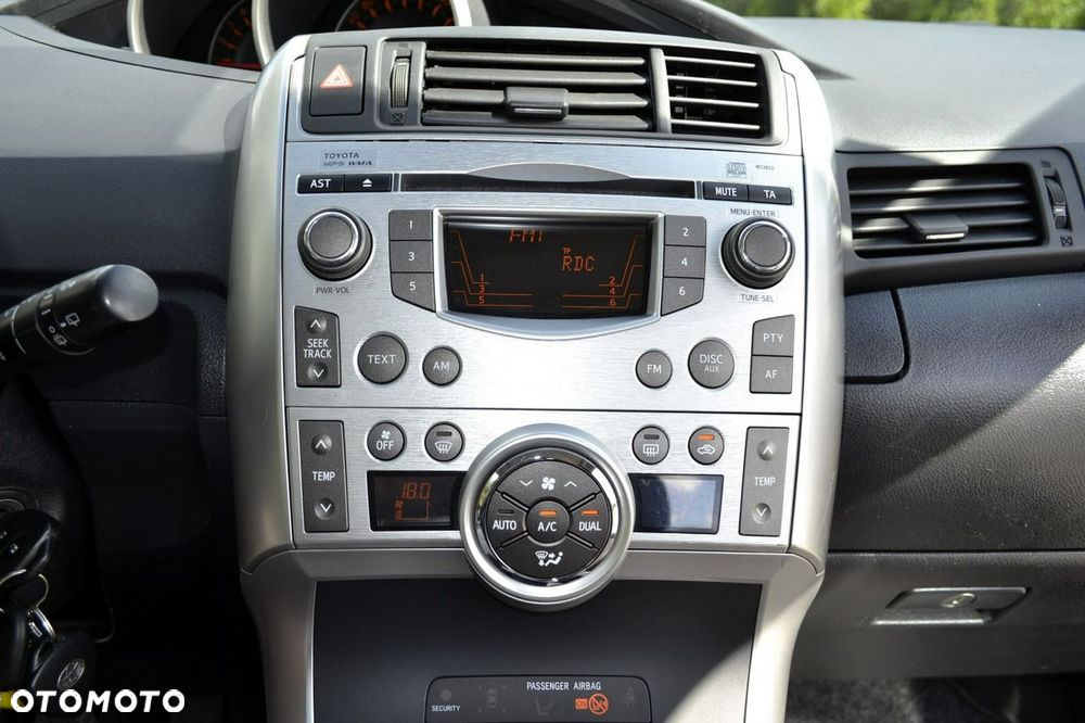Toyota Verso 1.8 Premium - 17