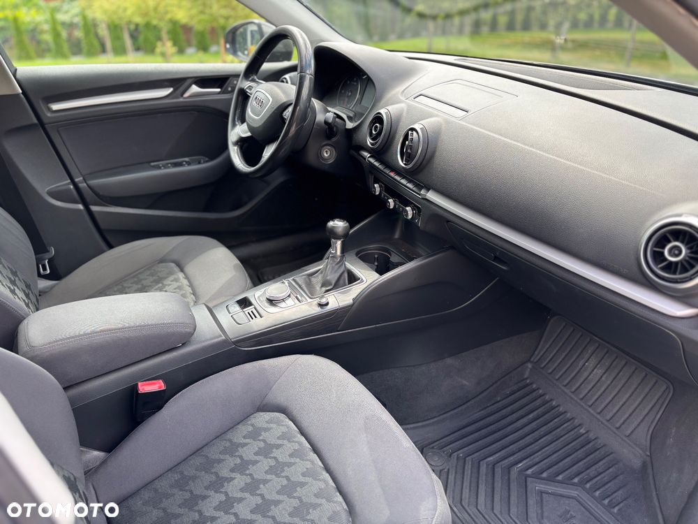 Audi A3 Sportback 1.6 TDI DPF Ambition - 6