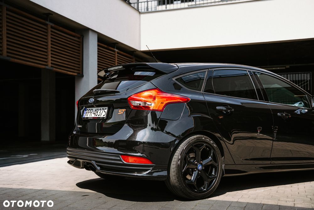 Ford Focus 2.0 EcoBoost ST mit Leder-Sport-Paket - 6