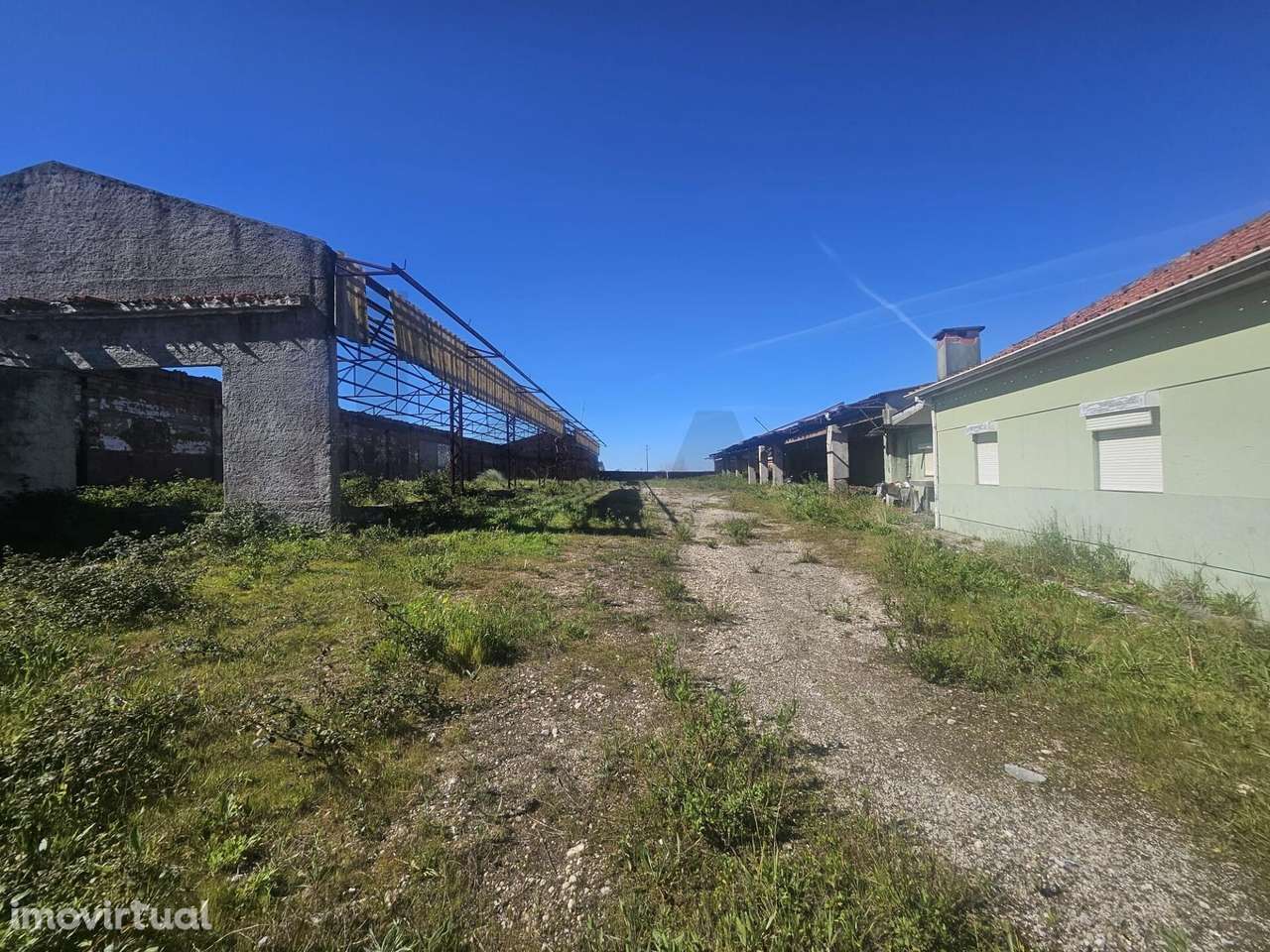 Oportunidade de Investimento: Moradia e Armazéns com 2.000m2 em Santa - Grande imagem: 4/22