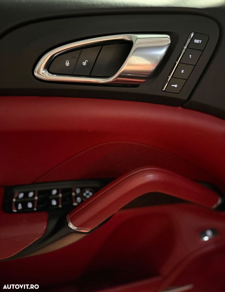Porsche Cayenne - 17