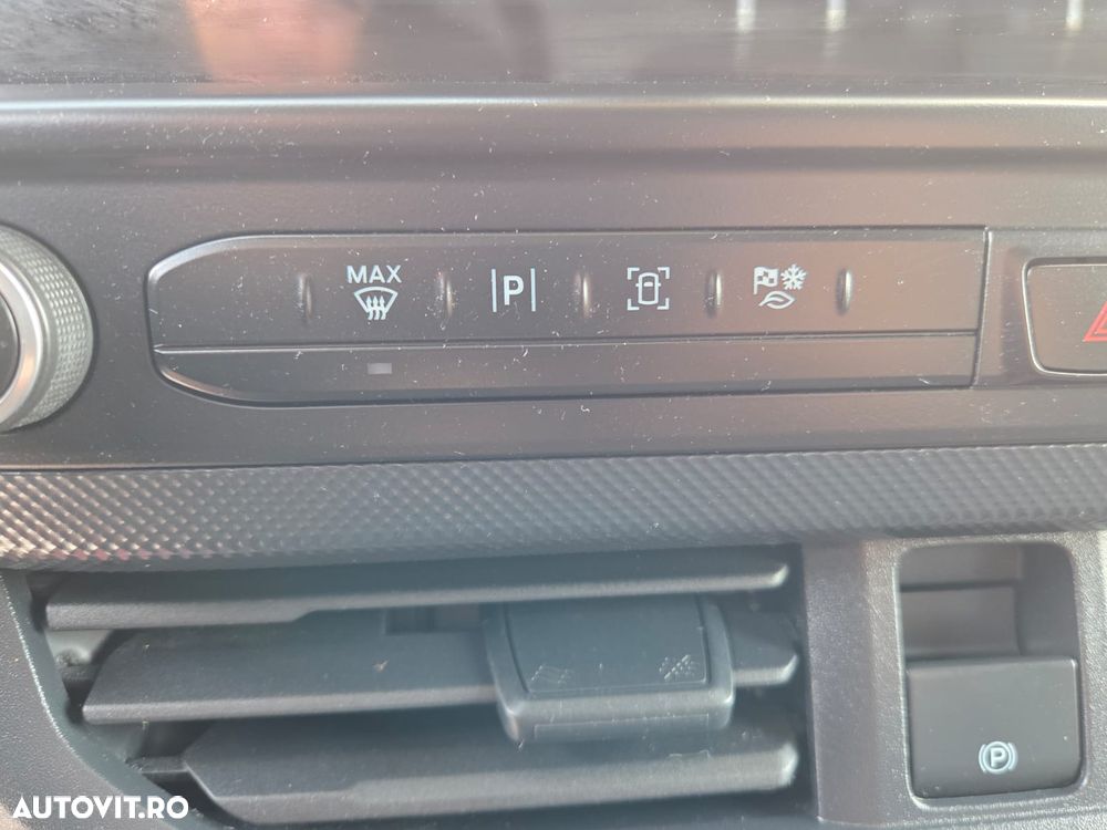 Ford New Transit Custom L2H1 Premium Edition - 32
