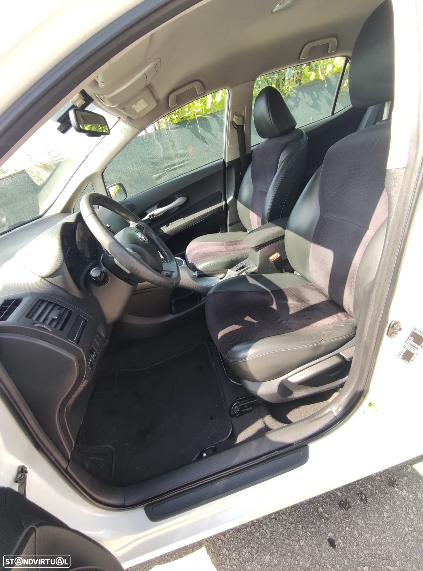Toyota Auris 1.8 HSD Comfort - 16