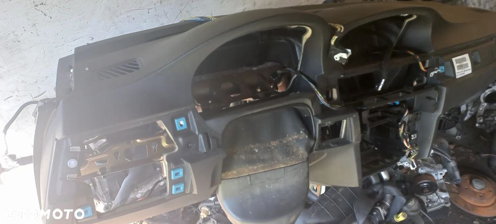 BMW E90 E91 E92 deska rozdzielcza poduszka poznan - 1