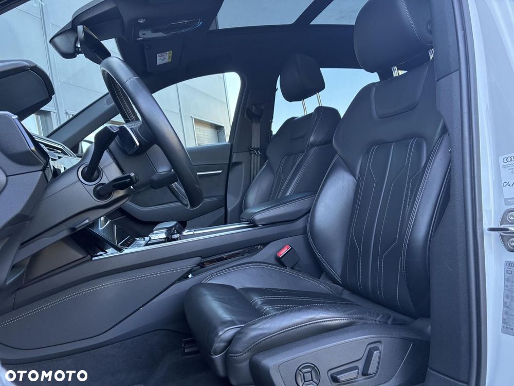 Audi e-tron 50 Quattro S Line - 12