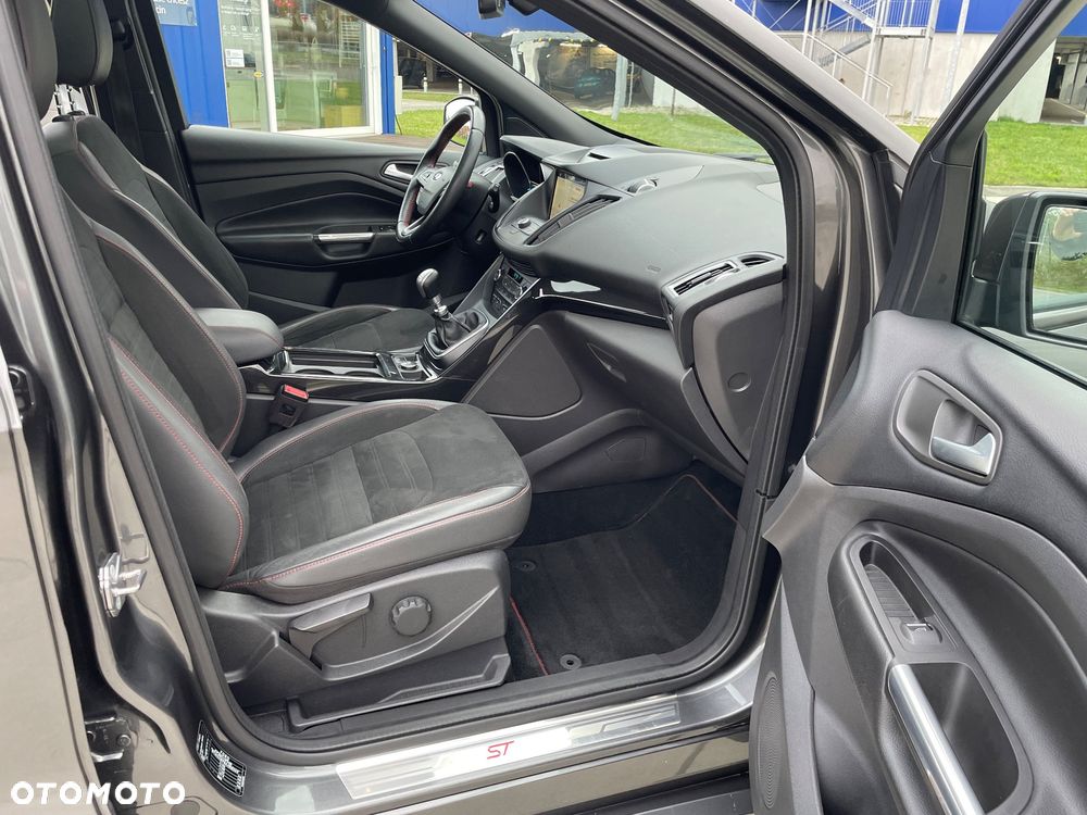 Ford Kuga 1.5 EcoBoost 2x4 ST-Line - 26