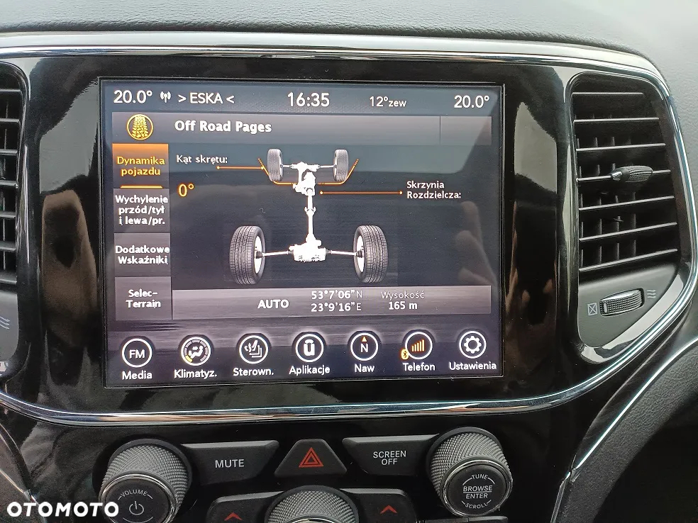 Jeep Grand Cherokee - 25