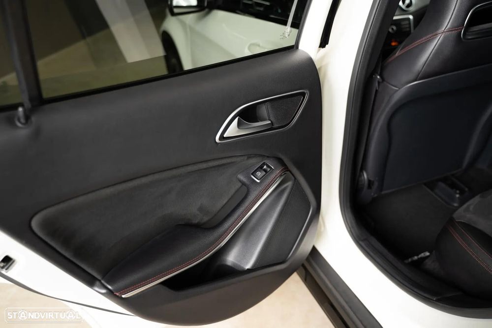 Mercedes-Benz GLA 200 - 41