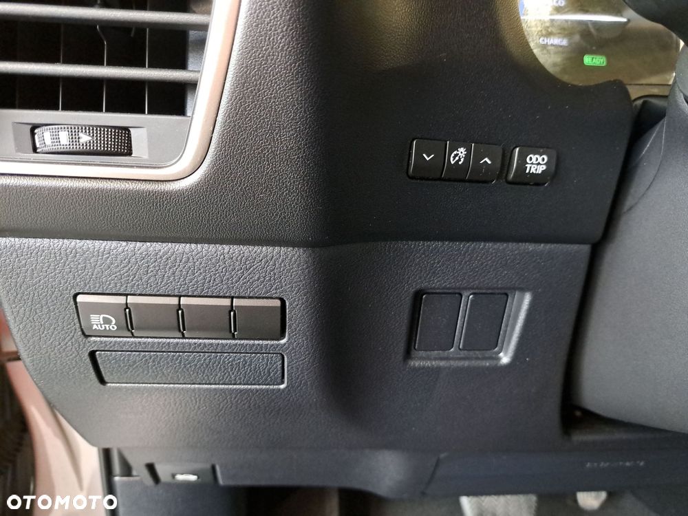 Lexus NX 300h Business Edition AWD - 35